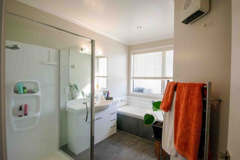 Photo of property in 10 Hyde Place, Halswell, Christchurch, 8025