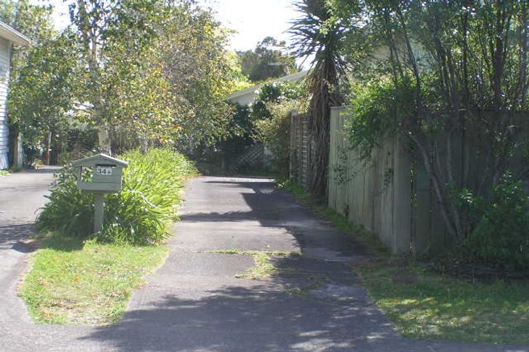 Photo of property in 2/34 Gladstone Road, Northcote, Auckland, 0627