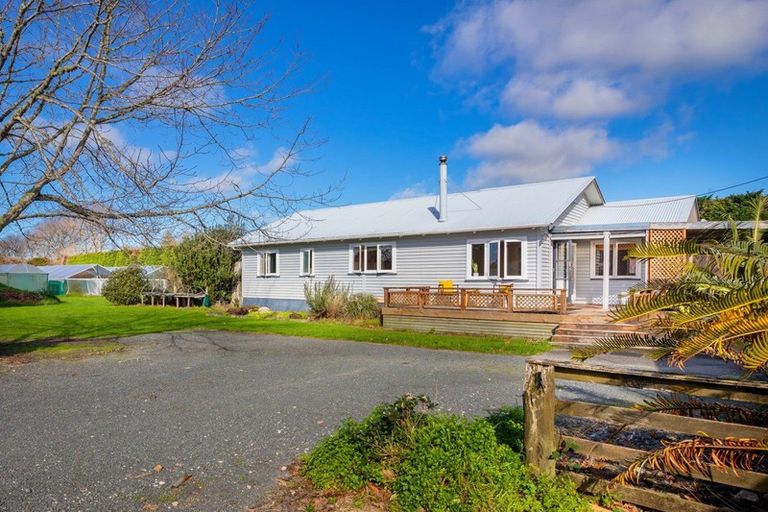 Photo of property in 80 Omaha Flats Road, Tawharanui Peninsula, Warkworth, 0986