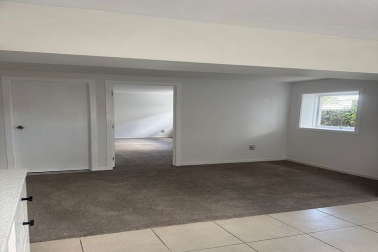 Photo of property in 51 Bradbury Road, Botany Downs, Auckland, 2010