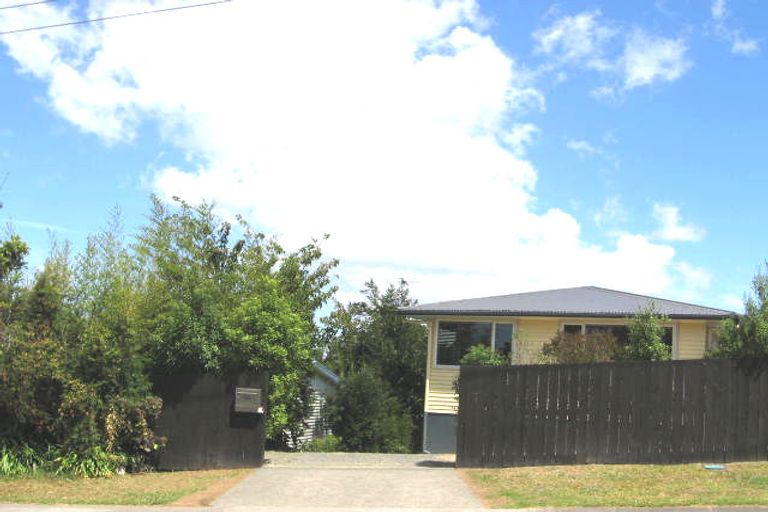 Photo of property in 15a Sycamore Drive, Sunnynook, Auckland, 0620