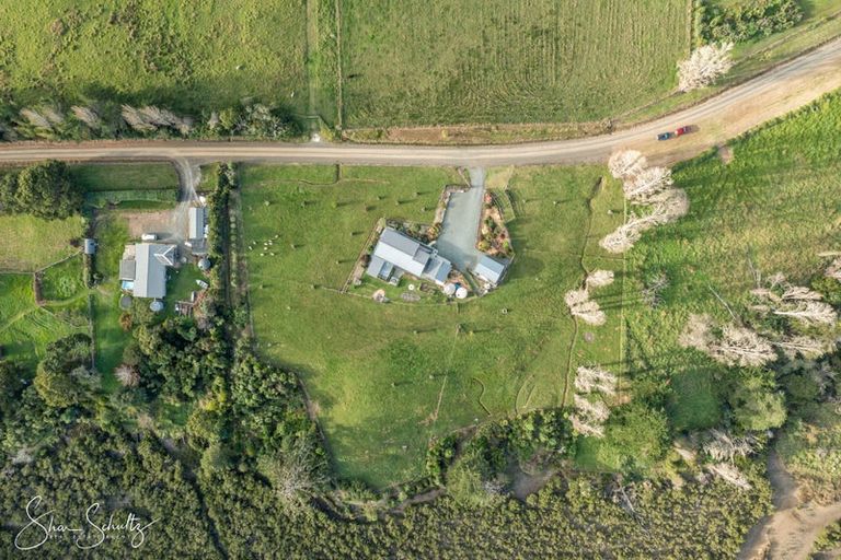 Photo of property in 86 Matakohe Wharf Road, Matakohe, 0593