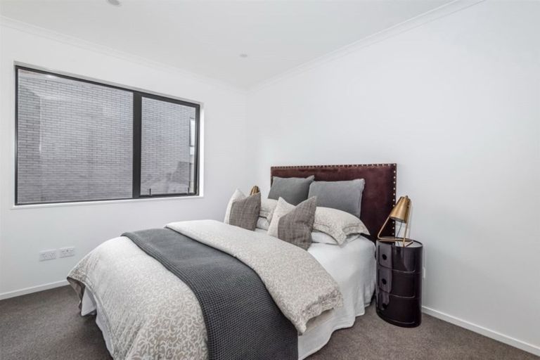 Photo of property in 1 Te One Place, Redwood, Christchurch, 8051