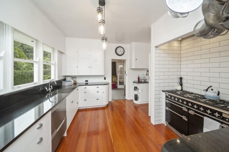 Photo of property in 15 Regan Street, Stratford, 4332