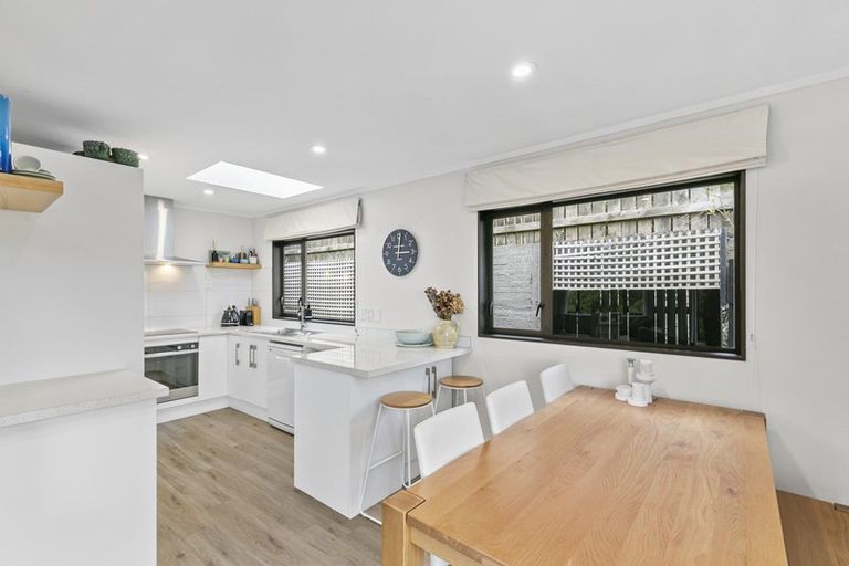 Photo of property in 25a Spenmoor Street, Newlands, Wellington, 6037