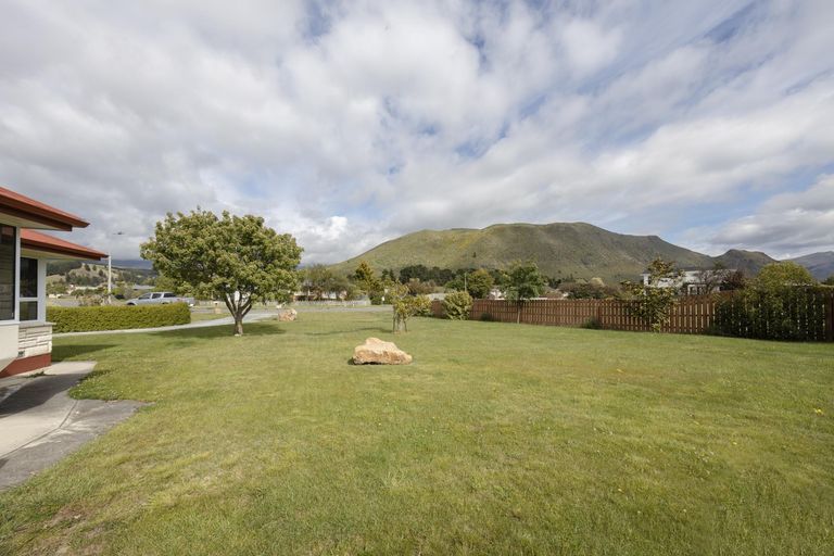 Photo of property in 23 Freyberg Avenue, Kurow, 9435