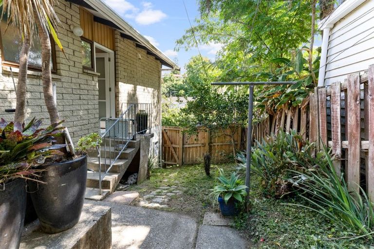 Photo of property in 1/7 Newstead Avenue, Browns Bay, Auckland, 0632