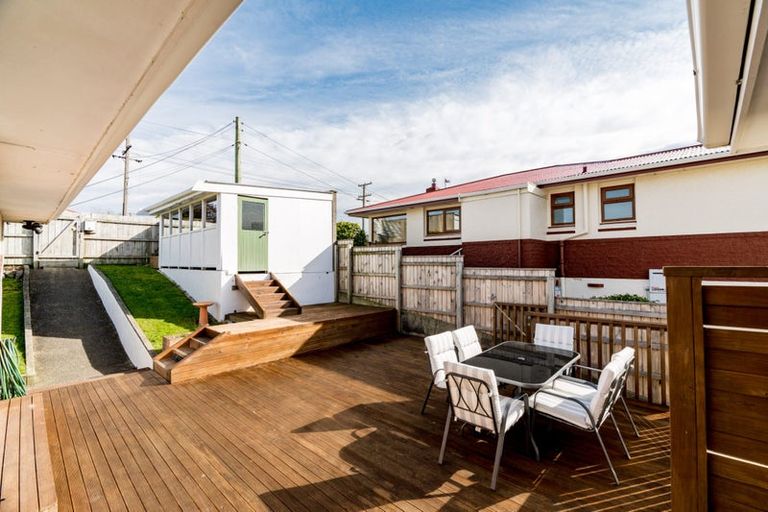 Photo of property in 7 Glendevon Place, Vauxhall, Dunedin, 9013