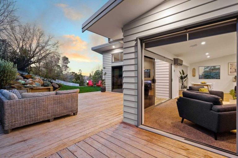 Photo of property in 10 Gavinike Place, Waimauku, 0812