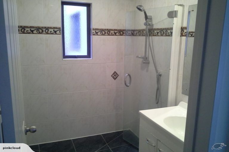 Photo of property in 30 Ian Sage Avenue, Torbay, Auckland, 0630