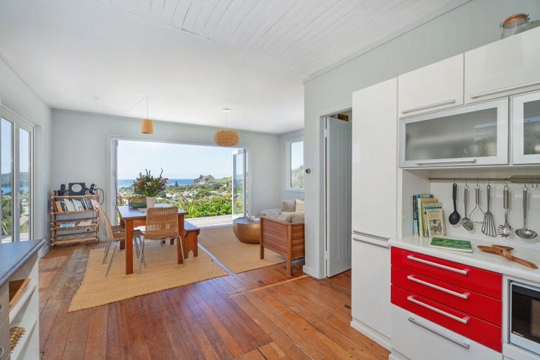 Photo of property in 92 Hahei Beach Road, Hahei, Whitianga, 3591