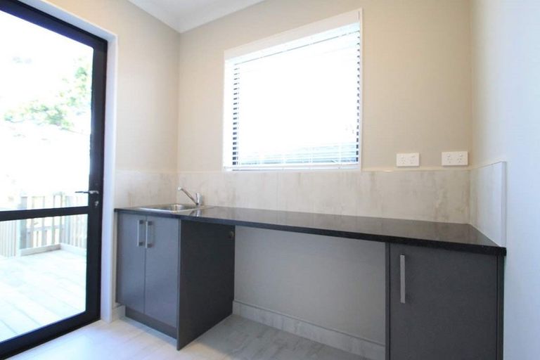 Photo of property in 10 Vazey Way, Hobsonville, Auckland, 0618