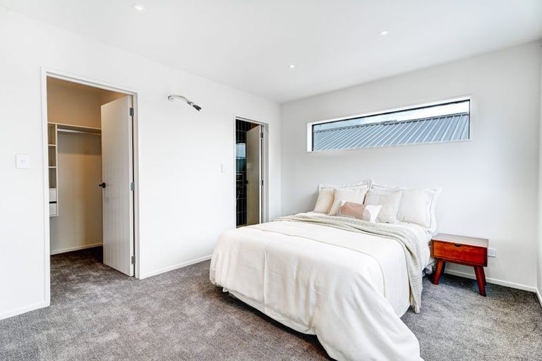 Photo of property in 2 Tiri View Place, Waiake, Auckland, 0630