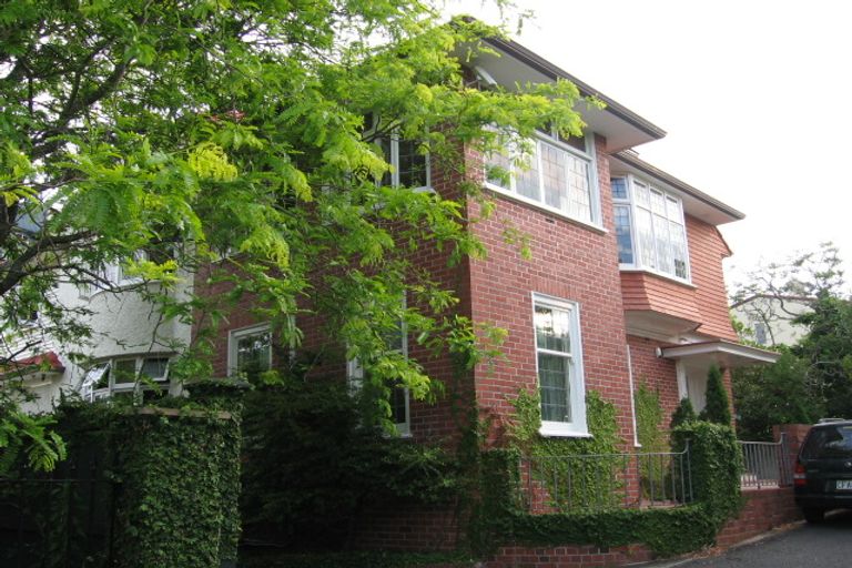 Photo of property in 128 Grafton Road, Grafton, Auckland, 1010