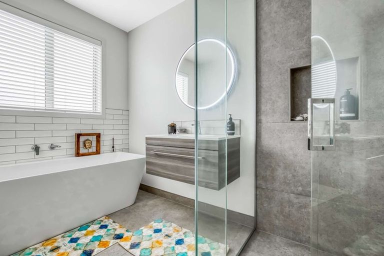 Photo of property in 30 Awatea Drive, Whitianga, 3510