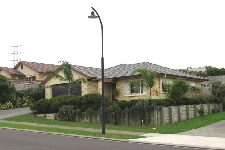 Photo of property in 35 Rush Creek Drive, Westgate, Auckland, 0614