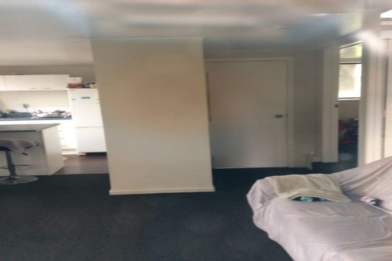 Photo of property in 1/30 Chislehurst Street, Henderson, Auckland, 0612