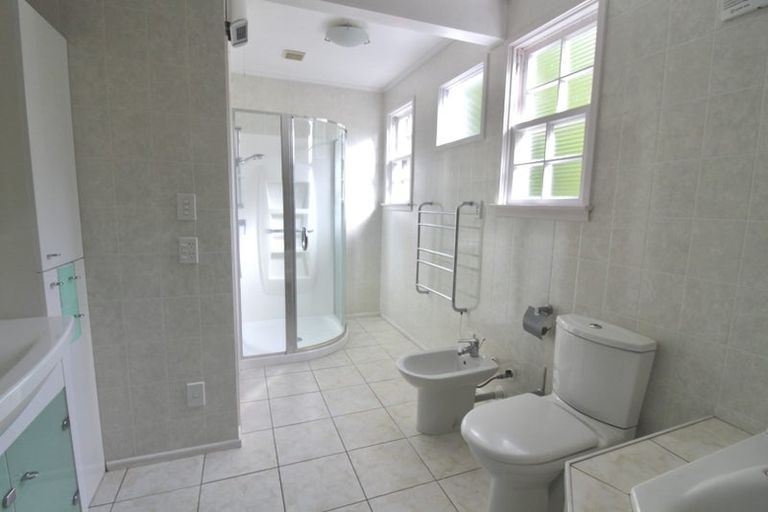 Photo of property in 13 David Crescent, Karori, Wellington, 6012