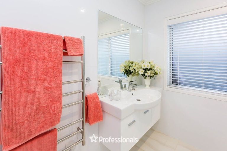 Photo of property in 13 Somerby Mews, Silverstream, Upper Hutt, 5019