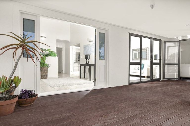 Photo of property in 11 The Close, Greenhithe, Auckland, 0632