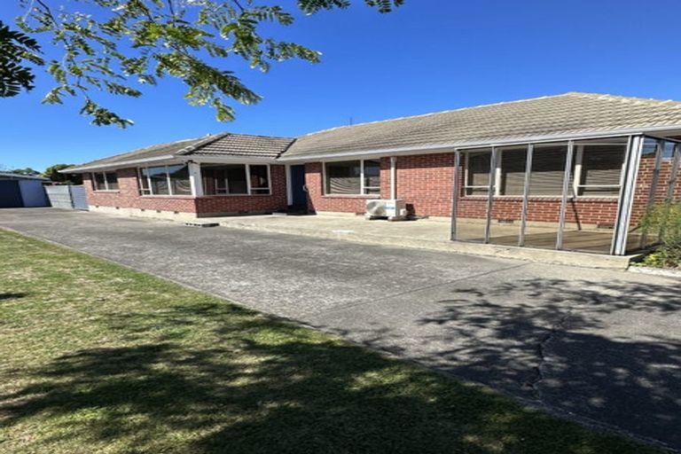 Photo of property in 11 Lyndhurst Crescent, Aranui, Christchurch, 8061