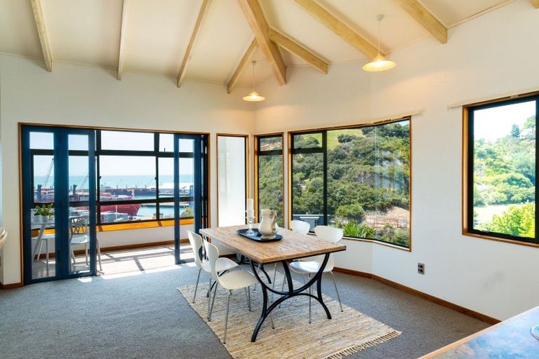 Photo of property in 20b Seapoint Road, Bluff Hill, Napier, 4110