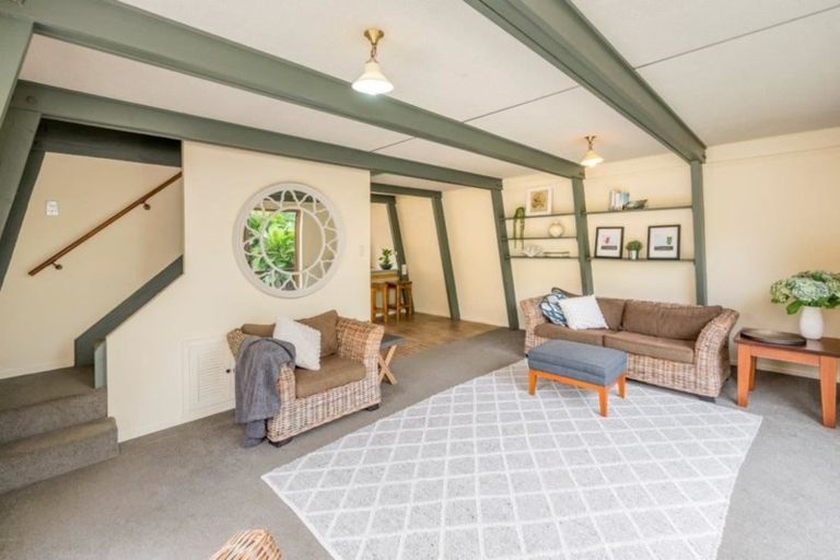 Photo of property in 122 Field Way, Waikanae Beach, Waikanae, 5036