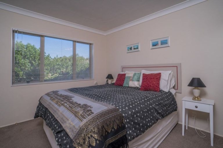 Photo of property in 21 Chieftain Rise, Goodwood Heights, Auckland, 2105