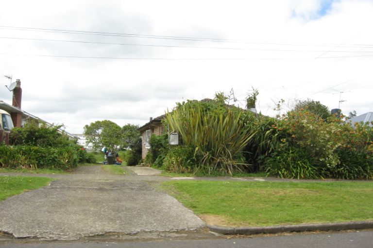 Photo of property in 63 Birdwood Road East, Pukekohe, 2120