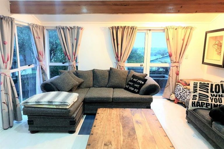 Photo of property in 6 Da Vinci Place, West Harbour, Auckland, 0618