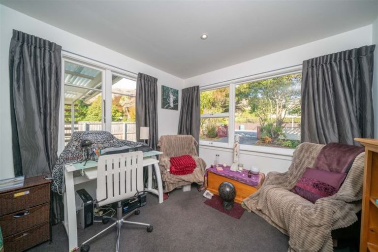 Photo of property in 32 Martindales Road, Heathcote Valley, Christchurch, 8022