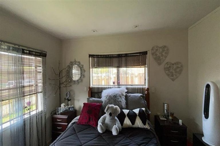 Photo of property in 139 Mcleod Road, Te Atatu South, Auckland, 0610