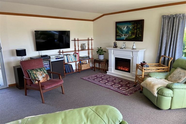 Photo of property in 2 Meadowvale Drive, Levin, 5510