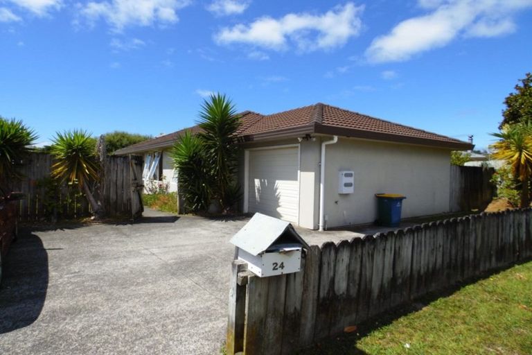 Photo of property in 24 Selak Place, Glen Eden, Auckland, 0602