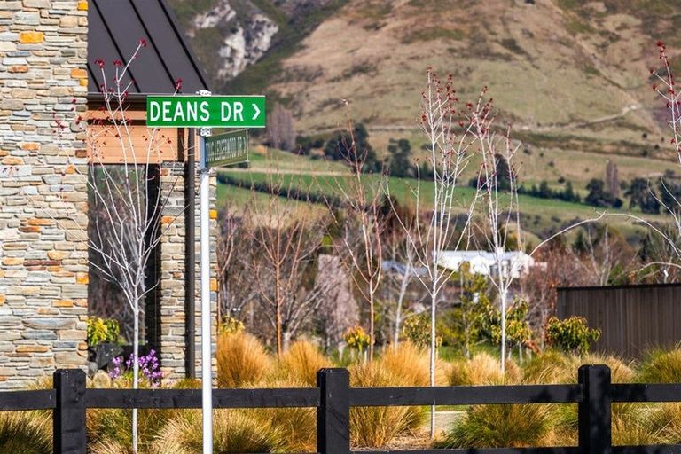 Photo of property in 9 Deans Drive, Wanaka, 9305