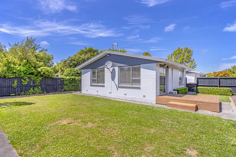 Photo of property in 2/10 Brogar Place, Casebrook, Christchurch, 8051