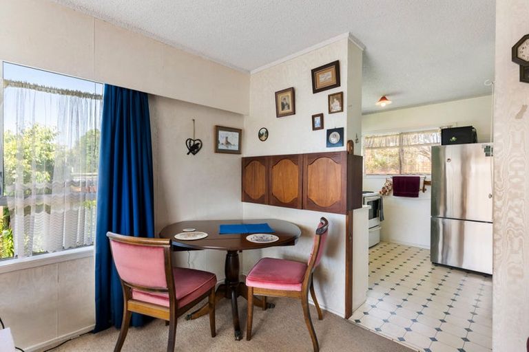 Photo of property in 2/4 Dalwhinnie Parade, Highland Park, Auckland, 2010