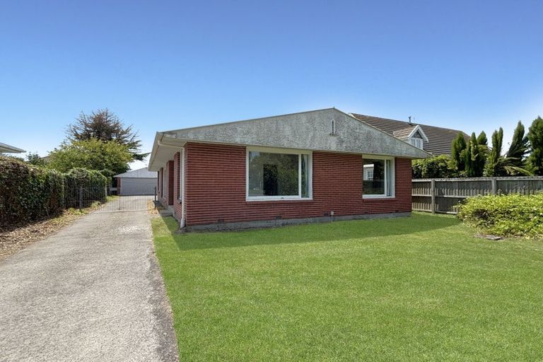 Photo of property in 416 Memorial Avenue, Burnside, Christchurch, 8053
