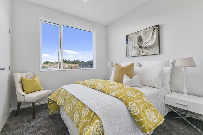 Photo of property in 10 Bine Crescent, Orewa, 0931