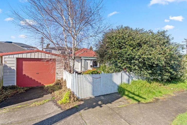 Photo of property in 129 Russell Road, Manurewa, Auckland, 2102