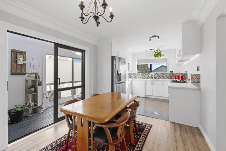 Photo of property in 2/8 Leven Lane, Totara Heights, Auckland, 2105