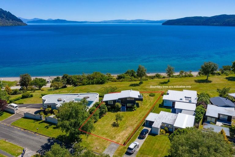 Photo of property in 10 Kinloch Road, Kinloch, Taupo, 3377