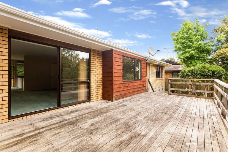 Photo of property in 43 Ewhurst Place, Goodwood Heights, Auckland, 2105