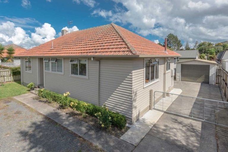 Photo of property in 9 Dowding Street, Melville, Hamilton, 3206
