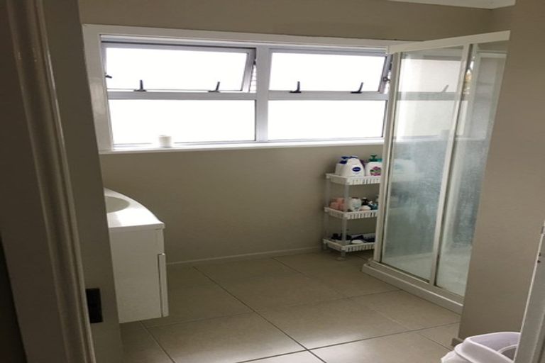 Photo of property in 44 Aurea Avenue, Pakuranga, Auckland, 2010