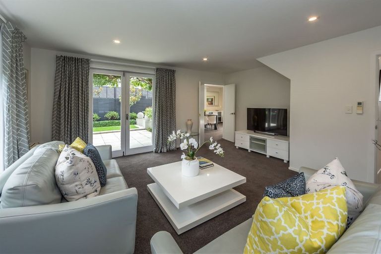 Photo of property in 2/34 Aikmans Road, Merivale, Christchurch, 8014