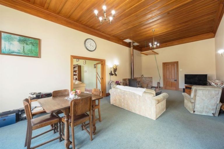 Photo of property in 8 Coulters Line, Kiwitea, Feilding, 4777