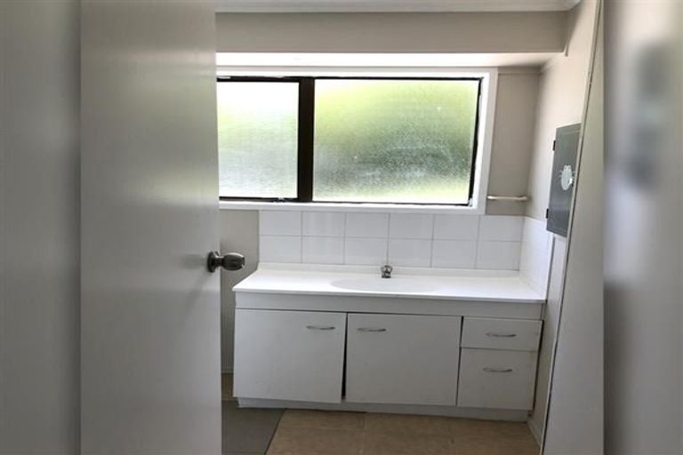 Photo of property in 19 Oreil Avenue, West Harbour, Auckland, 0618