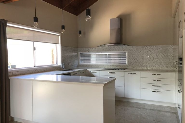 Photo of property in 92 Ranfurly Road, Alfriston, Auckland, 2105