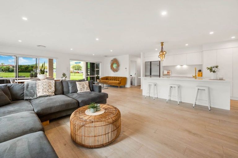 Photo of property in 69 Montgomery Crescent, Kinloch, Taupo, 3377